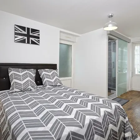 Le Franche Comte Centre Rive Droite *