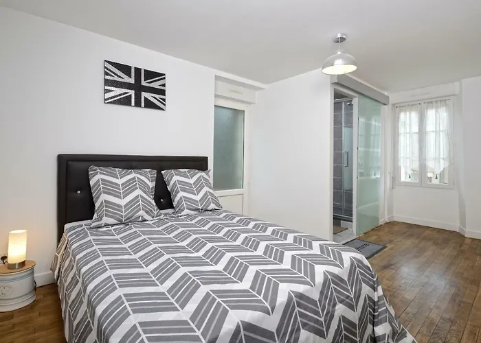 Le Franche Comte Centre Rive Droite *